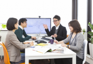 社内ミーティング風景